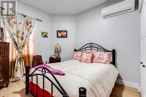 50-52 Wellington Street East, Chatham, ON - Indoor Photo Showing Bedroom