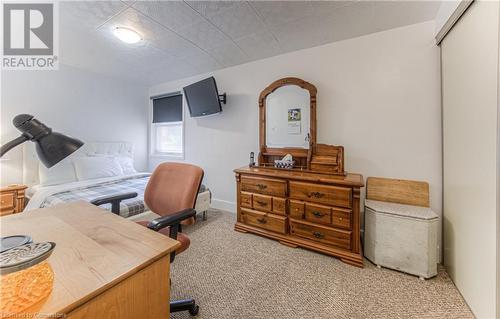 View of carpeted office space - 52 Adam Street, Cambridge, ON - Indoor