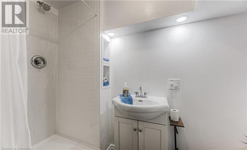 Bathroom featuring walk in shower and vanity - 52 Adam Street, Cambridge, ON - Indoor Photo Showing Bathroom