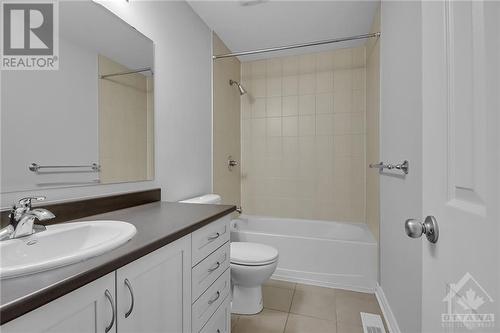 208 Mission Trail Crescent, Ottawa, ON - Indoor Photo Showing Bathroom