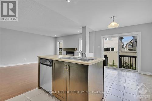 208 Mission Trail Crescent, Ottawa, ON - Indoor Photo Showing Kitchen With Double Sink