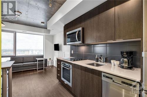 105 Champagne Avenue S Unit#2117, Ottawa, ON - Indoor Photo Showing Kitchen With Stainless Steel Kitchen