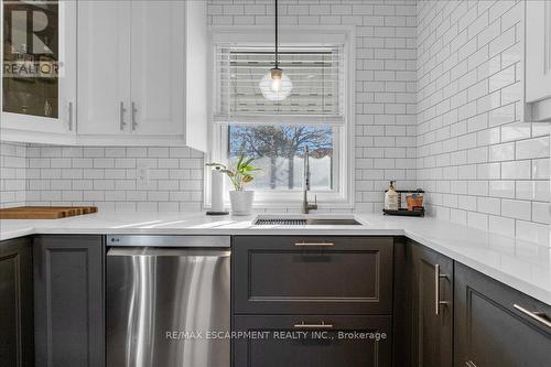 29 Montrose Avenue, Hamilton, ON - Indoor Photo Showing Kitchen