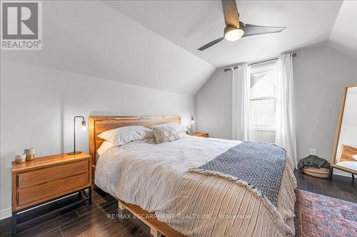 29 Montrose Avenue, Hamilton, ON - Indoor Photo Showing Bedroom