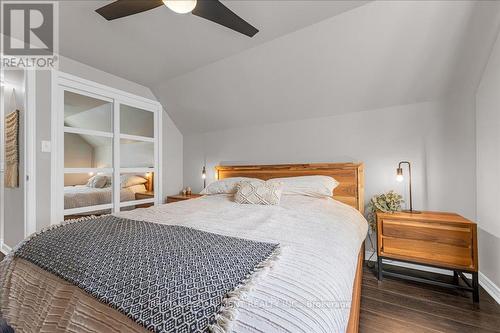 29 Montrose Avenue, Hamilton, ON - Indoor Photo Showing Bedroom