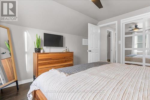 29 Montrose Avenue, Hamilton, ON - Indoor Photo Showing Bedroom