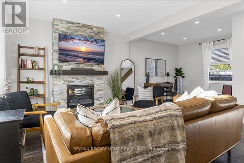 29 Montrose Avenue, Hamilton, ON - Indoor Photo Showing Living Room With Fireplace