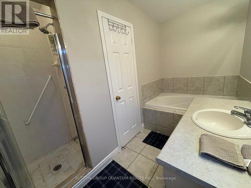 Upper - 239 Brisdale Drive, Brampton, ON - Indoor Photo Showing Bathroom