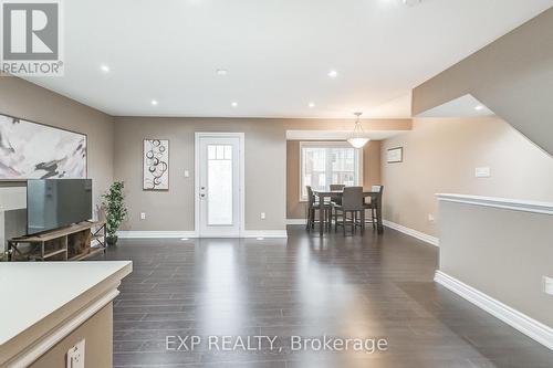 979 Nadalin Heights, Milton, ON - Indoor Photo Showing Living Room