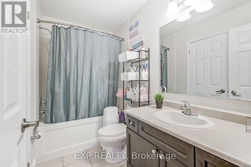 979 Nadalin Heights, Milton, ON - Indoor Photo Showing Bathroom