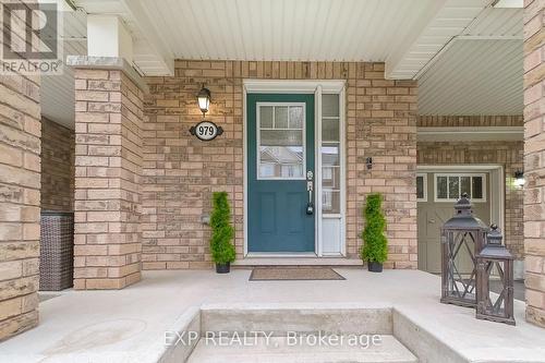 979 Nadalin Heights, Milton, ON - Outdoor