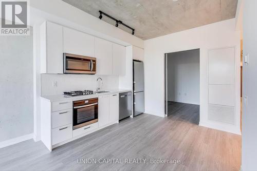 502 - 195 Mccaul Street, Toronto, ON - Indoor Photo Showing Kitchen