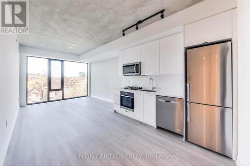 502 - 195 Mccaul Street, Toronto, ON - Indoor Photo Showing Kitchen