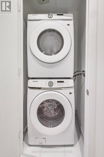 502 - 195 Mccaul Street, Toronto, ON - Indoor Photo Showing Laundry Room