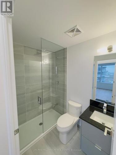 2301 - 30 Elm Drive W, Mississauga, ON - Indoor Photo Showing Bathroom