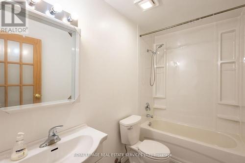 2963 Dundas Street W, Toronto, ON - Indoor Photo Showing Bathroom