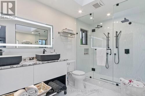 1401 Bridgestone Lane S, Mississauga, ON - Indoor Photo Showing Bathroom