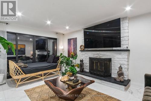 1401 Bridgestone Lane S, Mississauga, ON - Indoor Photo Showing Living Room With Fireplace