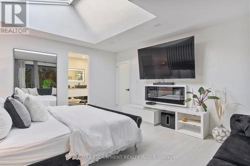 1401 Bridgestone Lane S, Mississauga, ON - Indoor Photo Showing Bedroom