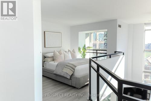 301 - 200 Manitoba Street, Toronto, ON - Indoor Photo Showing Bedroom