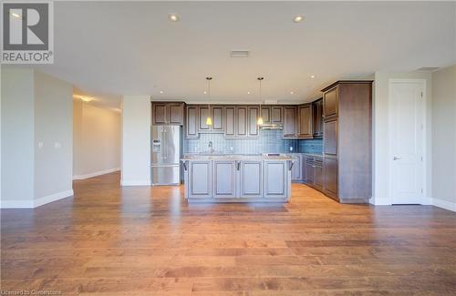 223 Erb Street W Unit# 903, Waterloo, ON - Indoor Photo Showing Kitchen