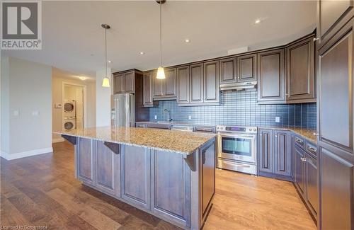 223 Erb Street W Unit# 903, Waterloo, ON - Indoor Photo Showing Kitchen With Upgraded Kitchen