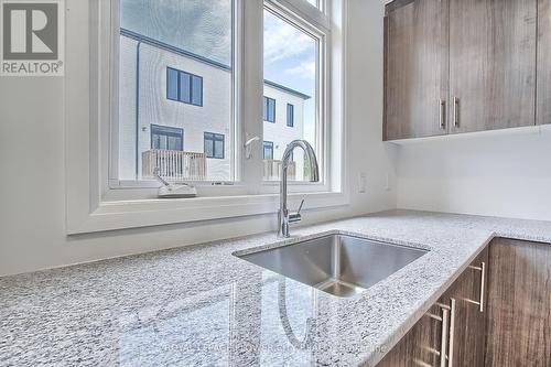 31 Sidney Rose Common, St. Catharines, ON - Indoor Photo Showing Kitchen