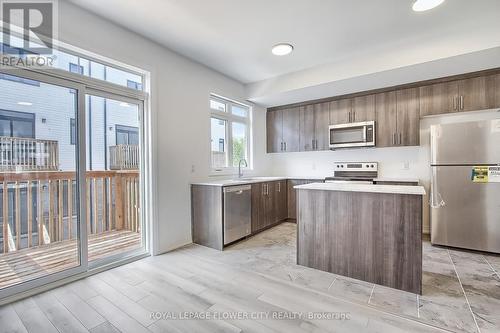 31 Sidney Rose Common, St. Catharines, ON - Indoor Photo Showing Kitchen With Upgraded Kitchen