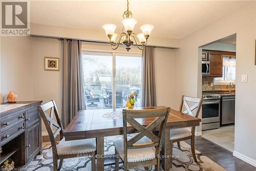 3395 Tisdale Road, Hamilton, ON - Indoor Photo Showing Dining Room