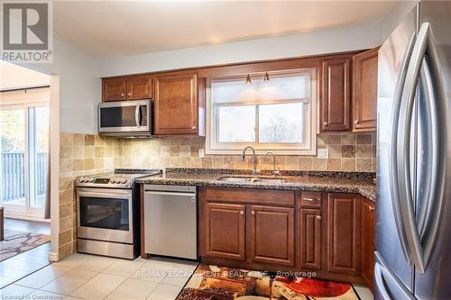 3395 Tisdale Road, Hamilton, ON - Indoor Photo Showing Kitchen With Stainless Steel Kitchen With Double Sink