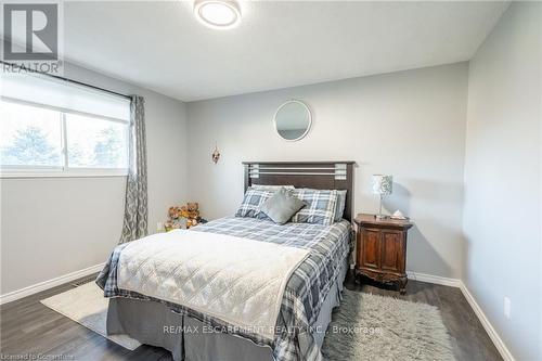 3395 Tisdale Road, Hamilton, ON - Indoor Photo Showing Bedroom