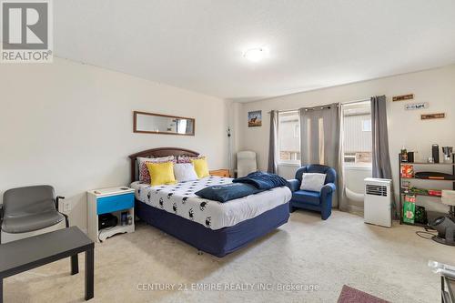 8751 Pawpaw Lane, Niagara Falls, ON - Indoor Photo Showing Bedroom