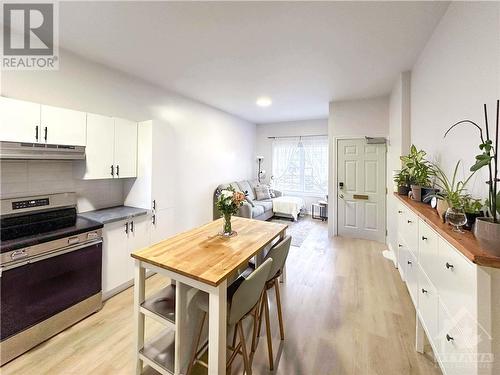 156 Ivy Crescent Unit#1, Ottawa, ON - Indoor Photo Showing Kitchen