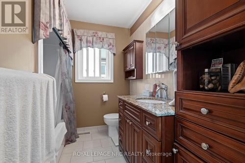 199 Balsam Street, Welland (770 - West Welland), ON - Indoor Photo Showing Bathroom