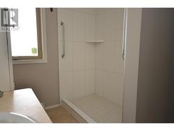 Main Unit, Main floor Large Shower - 