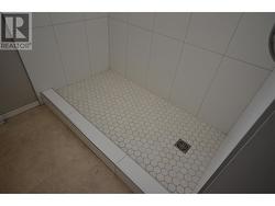 Main Unit, Main floor Bath - 