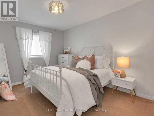 47 Stillwell Lane, Clarington, ON - Indoor Photo Showing Bedroom