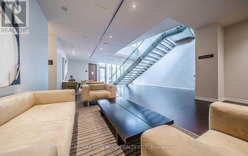 709 - 2191 Yonge Street, Toronto, ON - Indoor