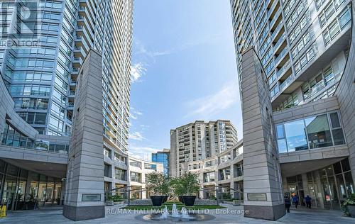 709 - 2191 Yonge Street, Toronto, ON - Outdoor With Balcony With Facade