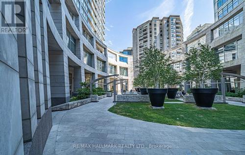 709 - 2191 Yonge Street, Toronto, ON - Outdoor