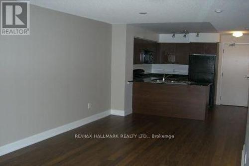 709 - 2191 Yonge Street, Toronto, ON - Indoor Photo Showing Kitchen