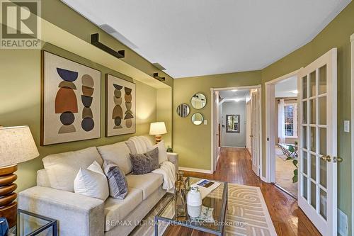 55 Breakwater Drive, Whitby, ON - Indoor Photo Showing Living Room