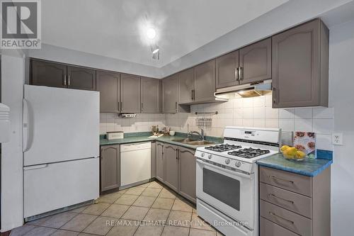 55 Breakwater Drive, Whitby, ON - Indoor Photo Showing Kitchen