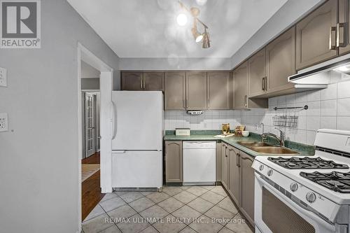 55 Breakwater Drive, Whitby, ON - Indoor Photo Showing Kitchen With Double Sink