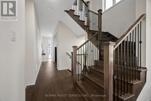 211 Thompson Drive, East Gwillimbury, ON - Indoor Photo Showing Other Room