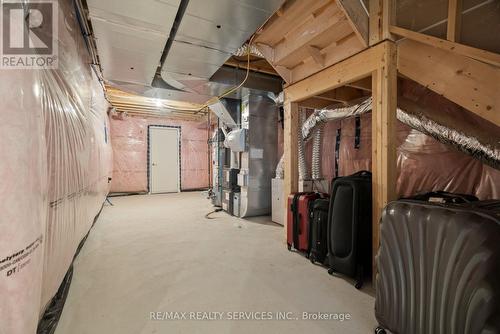 211 Thompson Drive, East Gwillimbury, ON - Indoor Photo Showing Basement