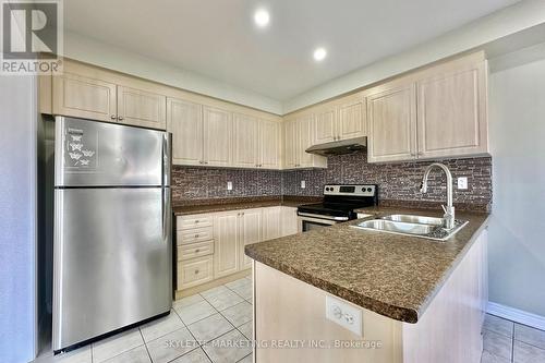 2 Azimuth Lane, Whitchurch-Stouffville, ON - Indoor Photo Showing Kitchen With Double Sink