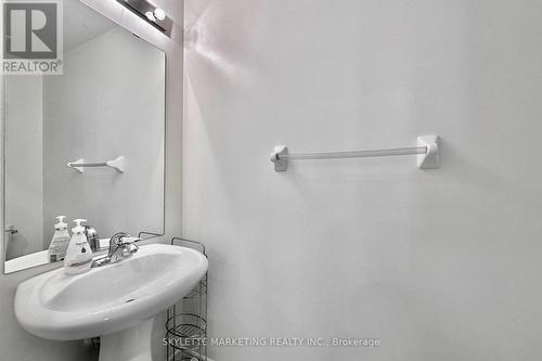 2 Azimuth Lane, Whitchurch-Stouffville, ON - Indoor Photo Showing Bathroom