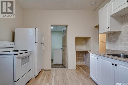 921 7Th Avenue N, Saskatoon, SK - Indoor Photo Showing Kitchen