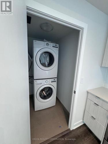 1211 - 4130 Parkside Village Drive, Mississauga, ON - Indoor Photo Showing Laundry Room